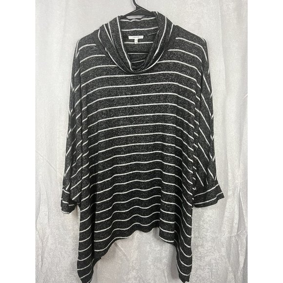 Maurices Over Sized Sweater Top Sz S/M Black/White Short Sleeve Cowl Neck Knit P - Picture 4 of 10